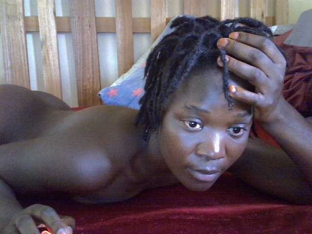 Live sex webcam photo for Ebonyliliana #277601442