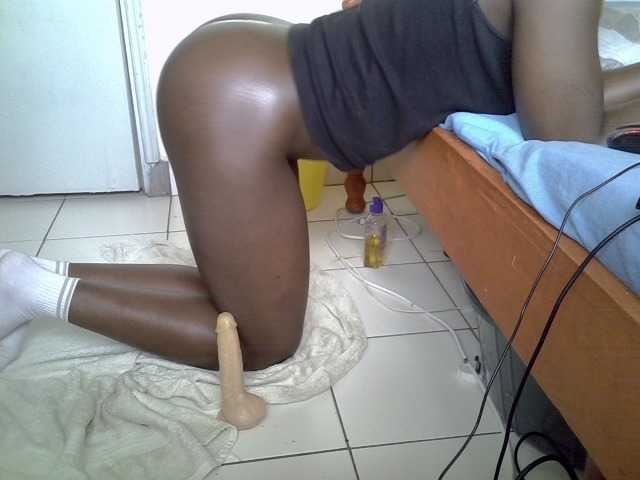 Live sex webcam photo for Ebonyliliana #287761612