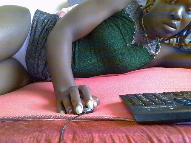 Live sex webcam photo for Ebonyliliana #289545899