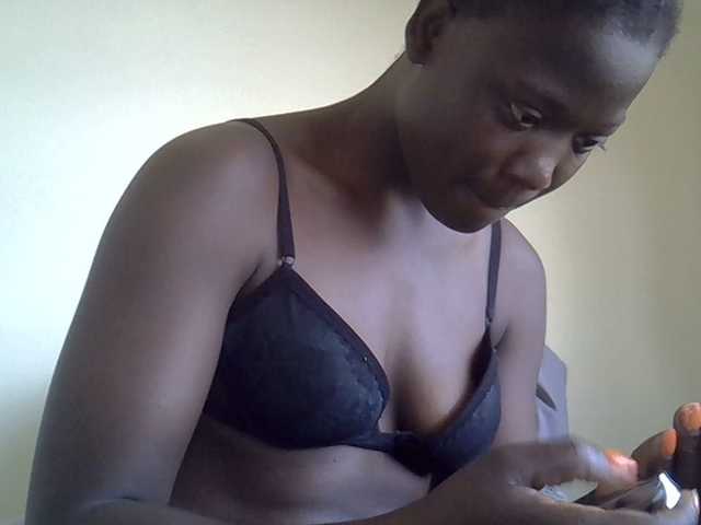 Live sex webcam photo for Ebonyliliana #290315078