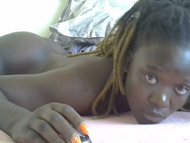 Live sex webcam photo for Ebonyliliana #290367514