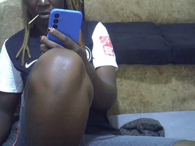 Live sex webcam photo for Ebonyliliana #290662708