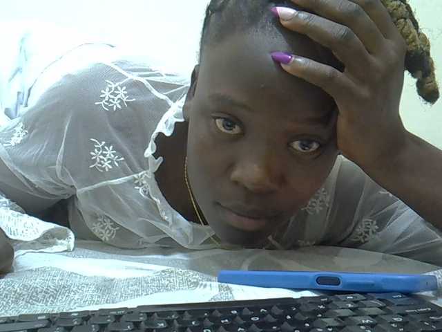 Live sex webcam photo for Ebonyliliana #291050651