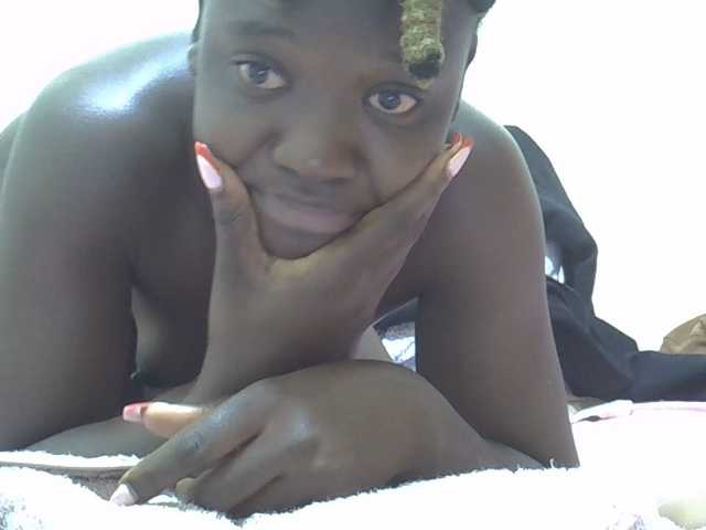 Live sex webcam photo for Ebonyliliana #291144517