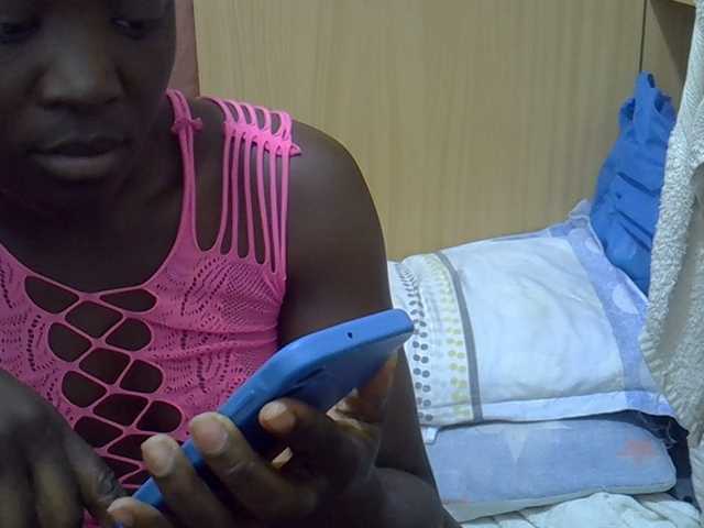 Live sex webcam photo for Ebonyliliana #291284962