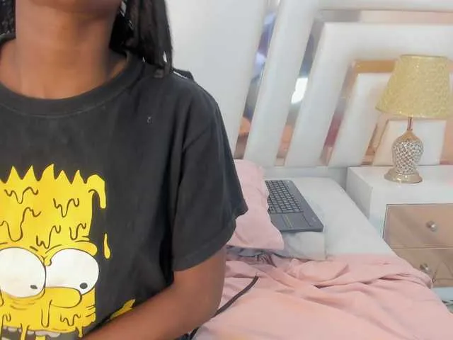 Live sex webcam photo for Ebonymore06 #277989452
