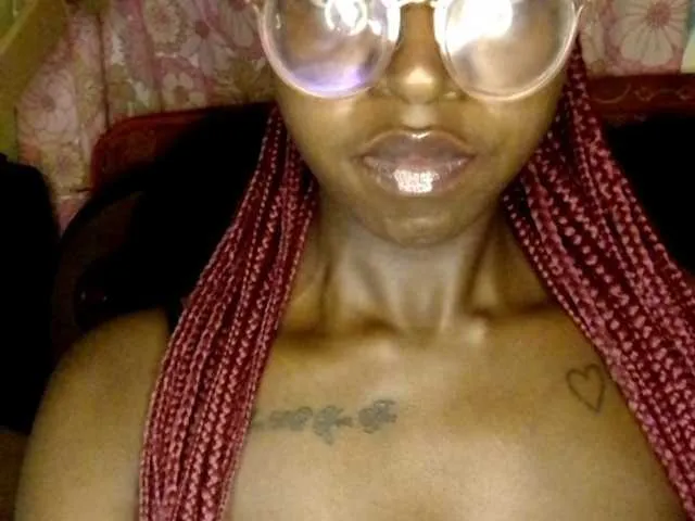 Live sex webcam photo for Ebonymuse #291263579