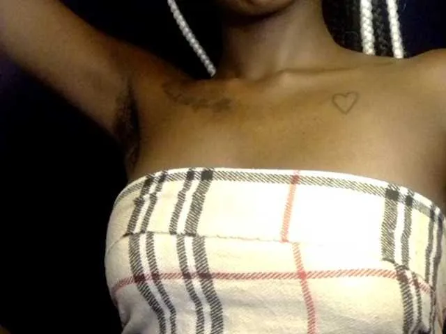 Live sex webcam photo for Ebonymuse #291408103