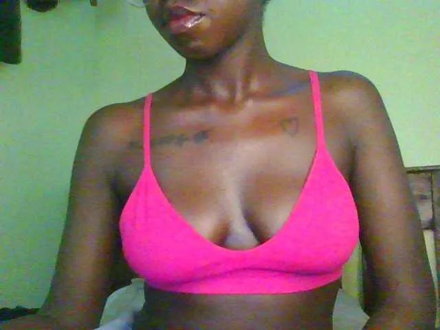 Live sex webcam photo for Ebonymuse #291613704