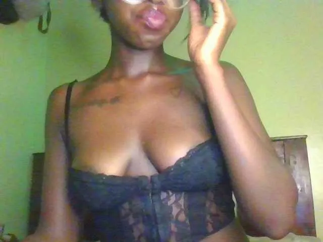 Live sex webcam photo for Ebonymuse #291627209