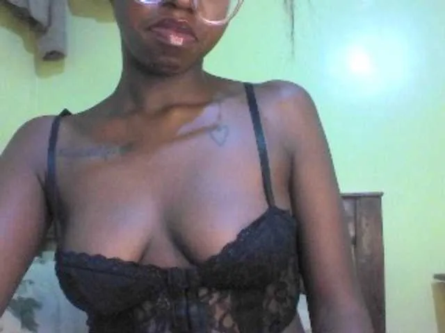 Live sex webcam photo for Ebonymuse #291675373