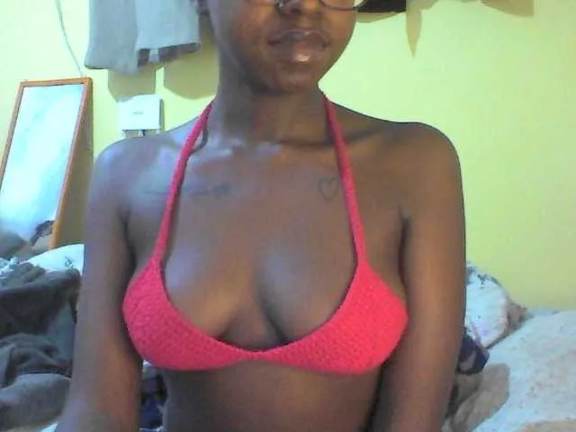 Live sex webcam photo for Ebonymuse #292011611