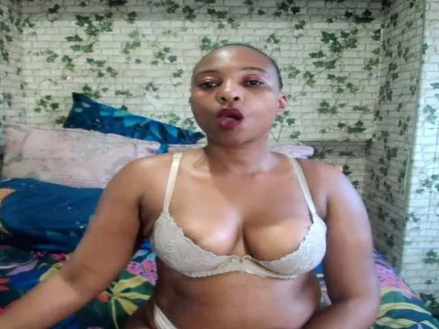 Live sex webcam photo for Ebonyseduction00 #294129666