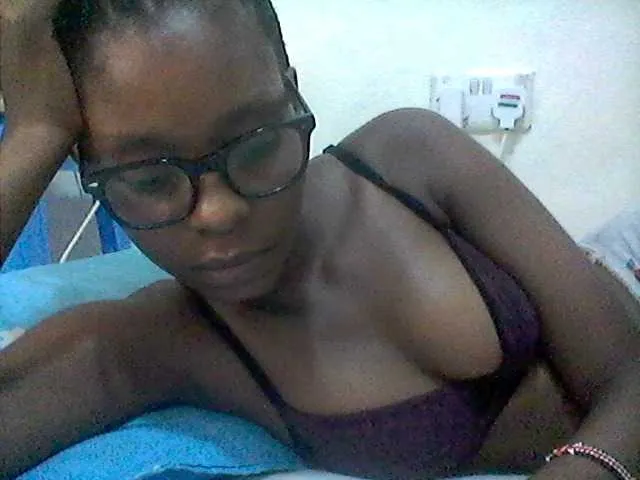 Live sex webcam photo for Ebonysly #293932854