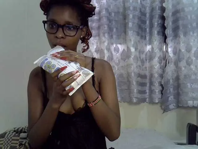 Live sex webcam photo for Ebonysly #294210786