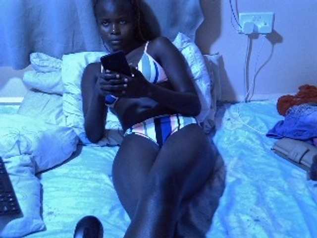 Live sex webcam photo for Ebonysonya2 #278170084