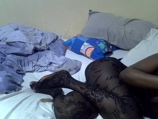 Live sex webcam photo for Ebonysonya2 #291660740