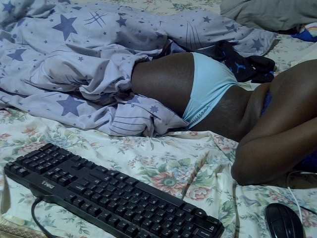 Live sex webcam photo for Ebonysonya2 #291686376