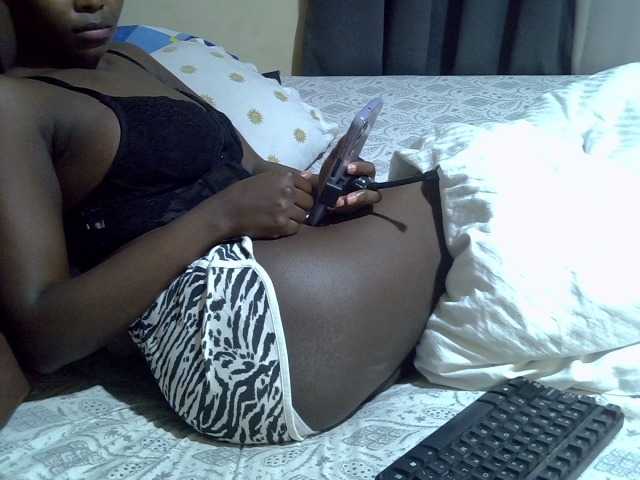 Live sex webcam photo for Ebonysonya2 #292190873