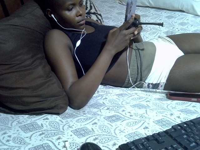 Live sex webcam photo for Ebonysonya2 #292214790