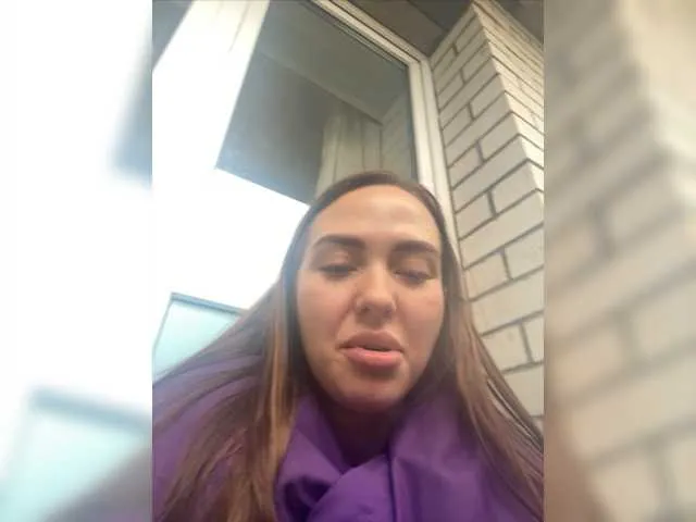 Live sex webcam photo for EbuSosu #276390465