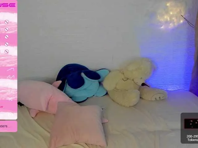 Live sex webcam photo for EdaSnow #273259074