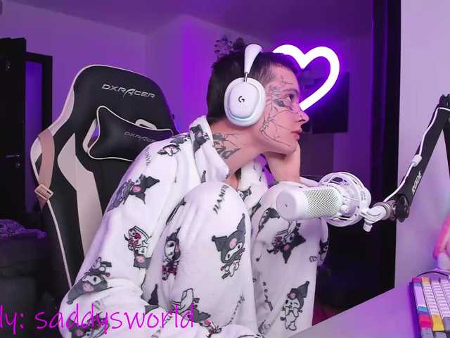 Live sex webcam photo for EddyLuv #276714036