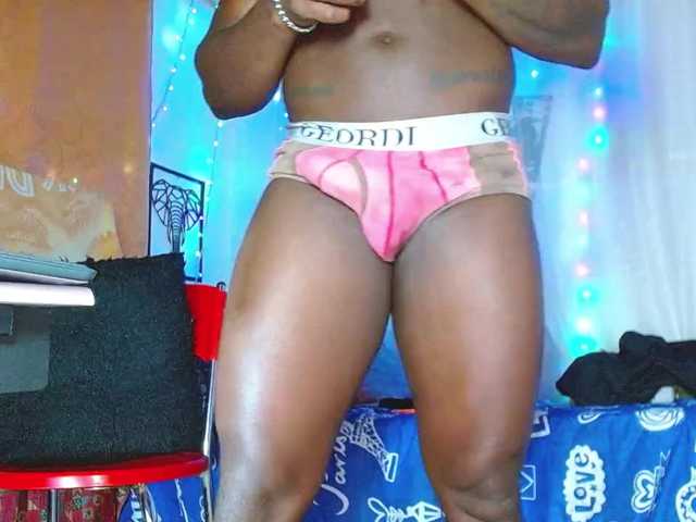 Live sex webcam photo for Eddybonbom1 #276598807