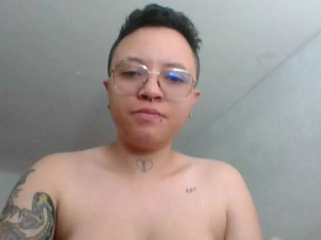 Live sex webcam photo for EdenJupiters #275702172