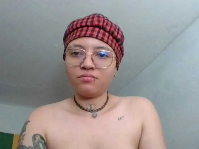 Live sex webcam photo for EdenJupiters #276114163