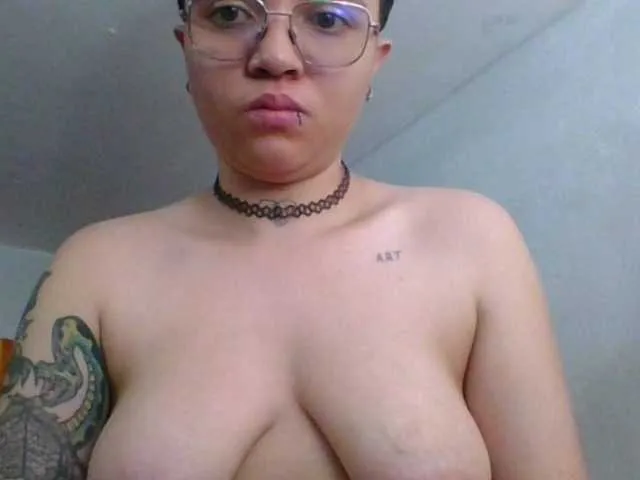 Live sex webcam photo for EdenJupiters #276202428