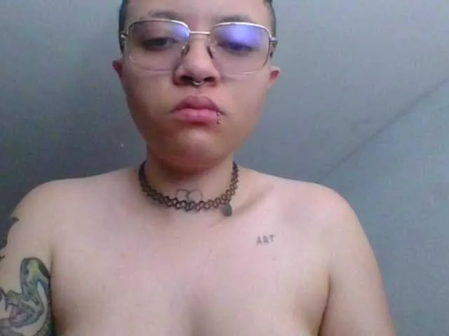 Live sex webcam photo for EdenJupiters #276316957