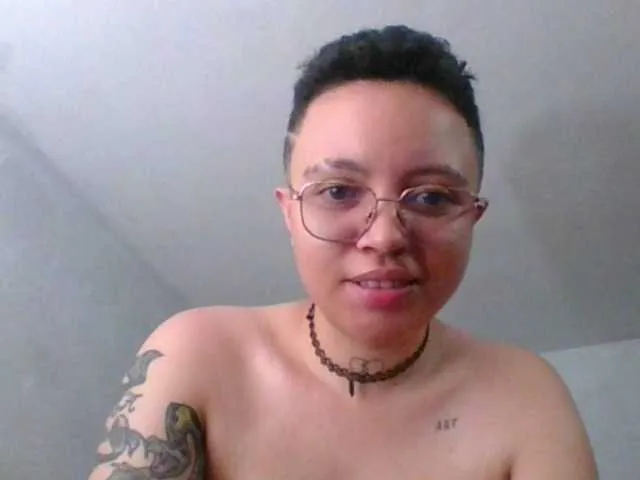 Live sex webcam photo for EdenJupiters #276360770