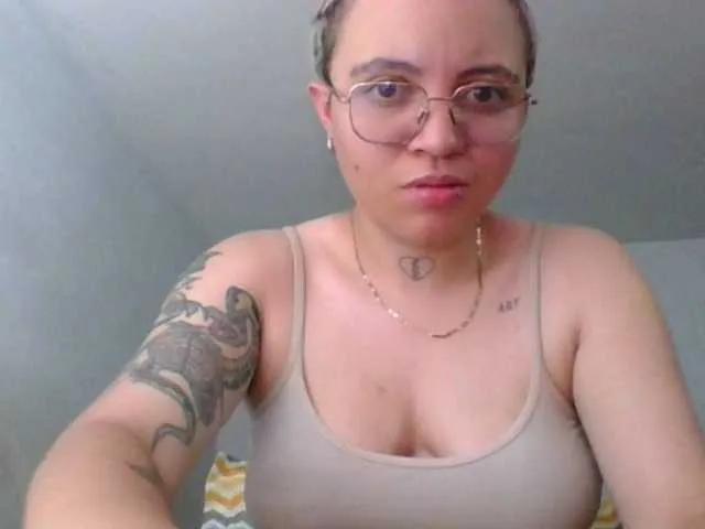 Live sex webcam photo for EdenJupiters #276890223