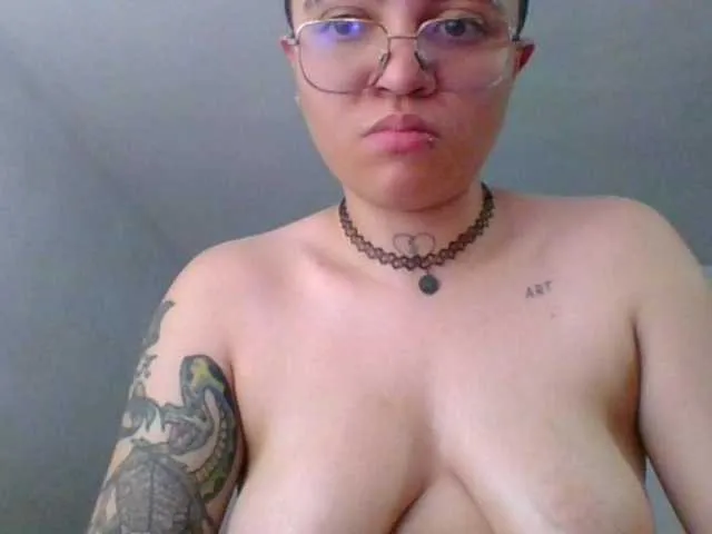 Live sex webcam photo for EdenJupiters #277068462