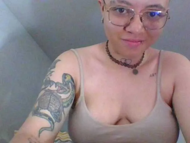 Live sex webcam photo for EdenJupiters #277173365