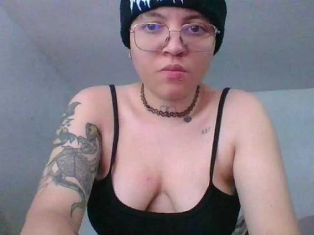 Live sex webcam photo for EdenJupiters #277234435