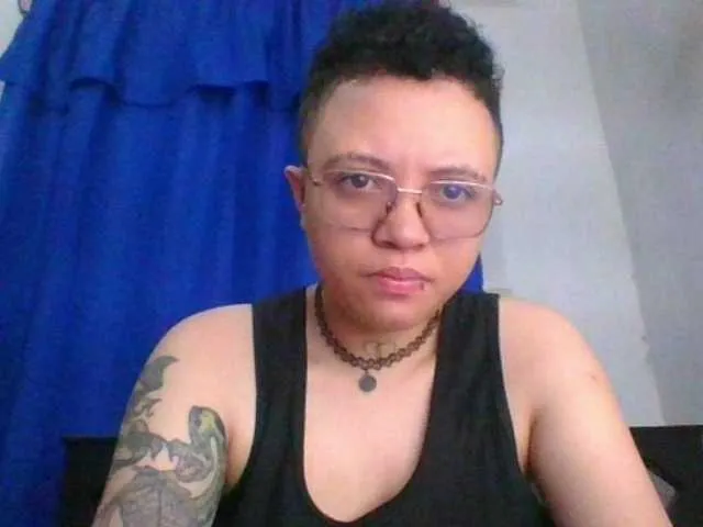 Live sex webcam photo for EdenJupiters #277553231