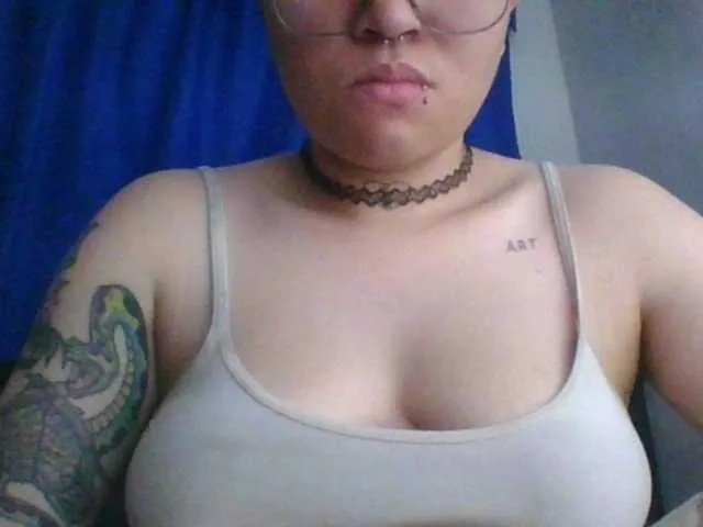 Live sex webcam photo for EdenJupiters #278138361