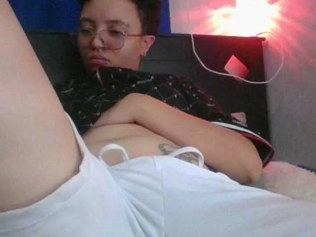 Live sex webcam photo for EdenJupiters #288771637