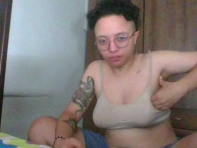 Live sex webcam photo for EdenJupiters #290164802