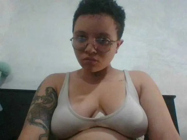 Live sex webcam photo for EdenJupiters #292273650