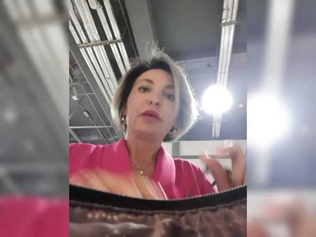 Live sex webcam photo for EditaMilf #274661106