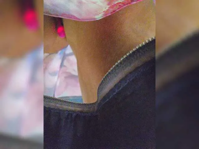 Live sex webcam photo for EditaMilf #275839188