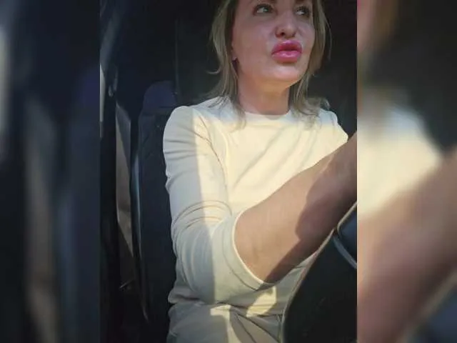 Live sex webcam photo for EditaMilf #290983691