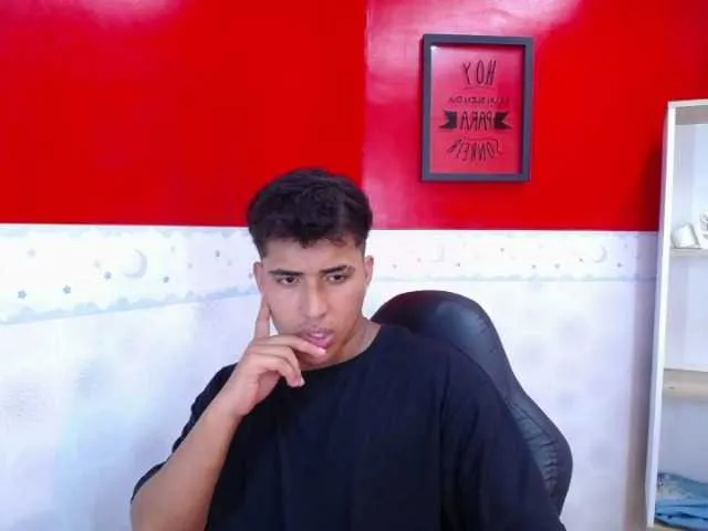 Live sex webcam photo for EdwardRaws #275629969