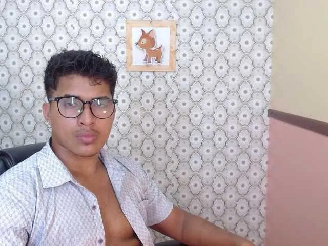 Live sex webcam photo for EdwardRaws #275688504