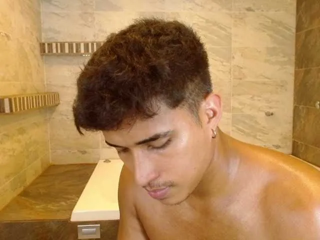 Live sex webcam photo for EdwardRaws #275712387