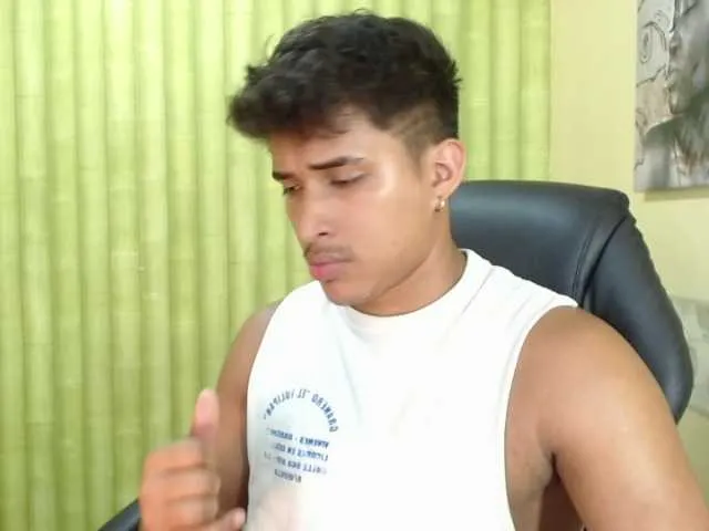 Live sex webcam photo for EdwardRaws #275731792