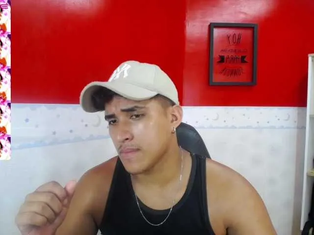 Live sex webcam photo for EdwardRaws #275995356